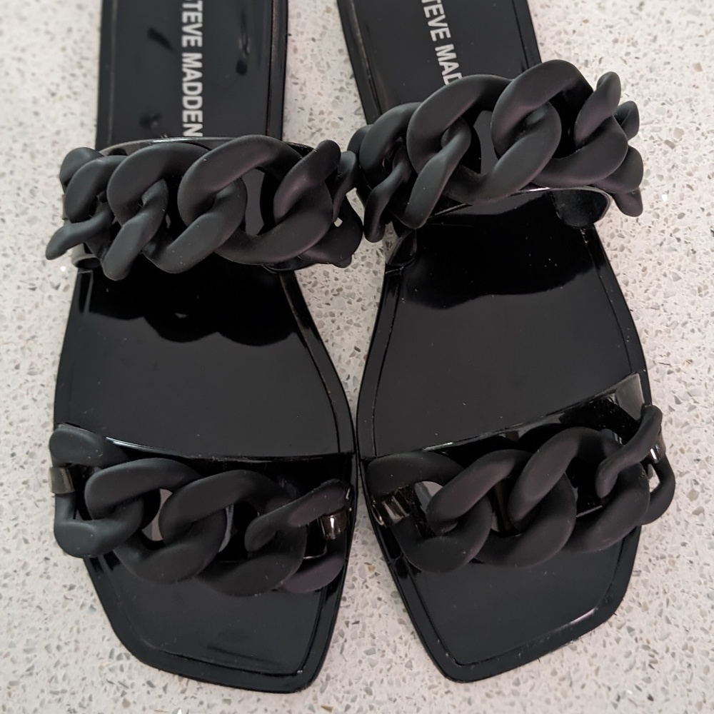 Steve Madden Flat Sandal Black with Chain Straps (6US - 37EU)